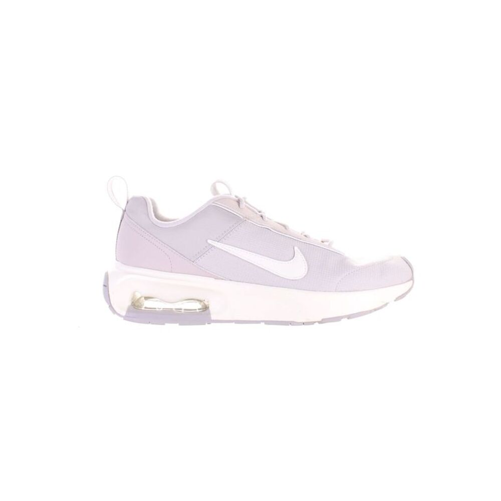 Nike Women’s Athletic Shoe in Light Lavender and White